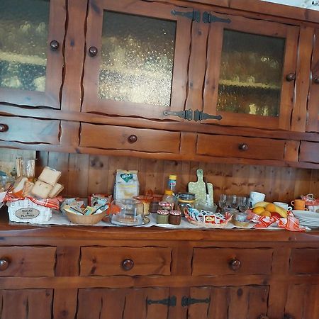 Beura A Casa Di Lara Bed & Breakfast エクステリア 写真